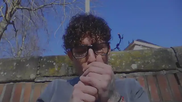 TitanNoir Adlı Modelin Canlı XXX Sohbeti