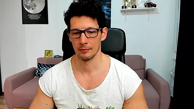 BrutusK08 网络视讯表演