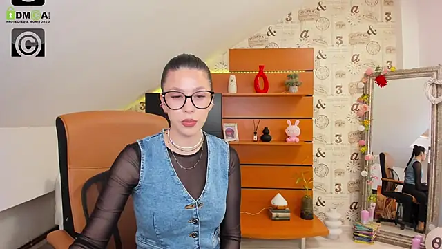 EmillyTaylor 现场XXX聊天