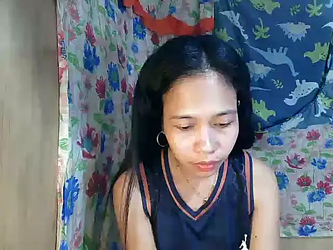 XXX chat uživo modela PinaySkinnyGirl