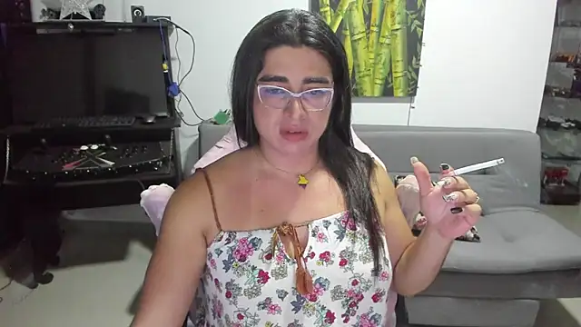 Khalifa_Goldn Webbikameraesitys