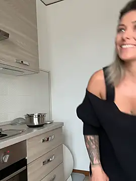 Chat +18 de petrouchkaaa_ ao vivo