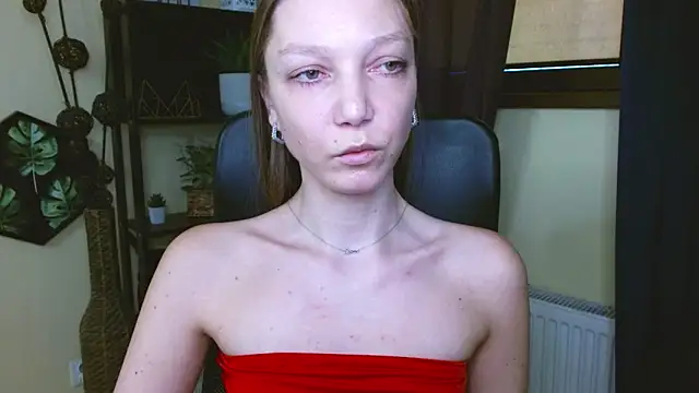 XXX chat uživo modela EmillyPlay