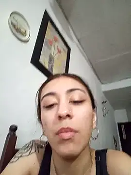 دردشة Jennyvignaduzzo الجنسية المباشرة