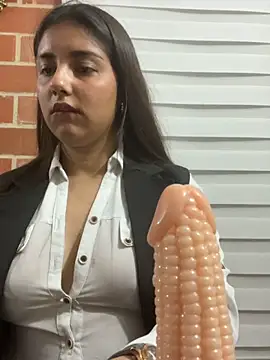 Chat +18 de A-uroora ao vivo