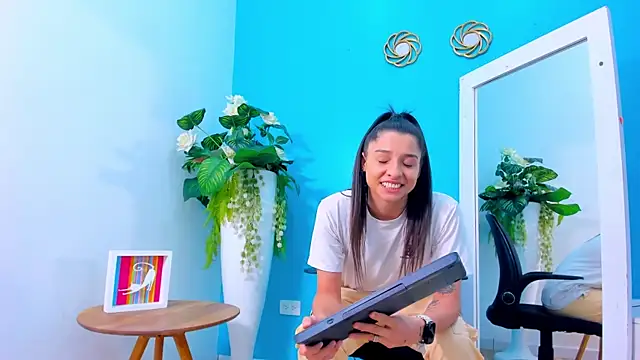 ViictoriiaSaenz's Live XXX Chat