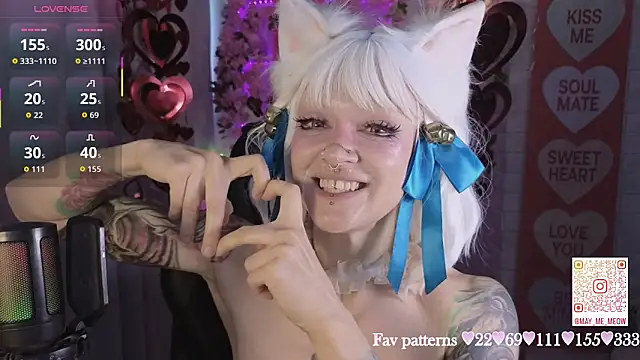 XXX chat uživo modela Mee-Meow