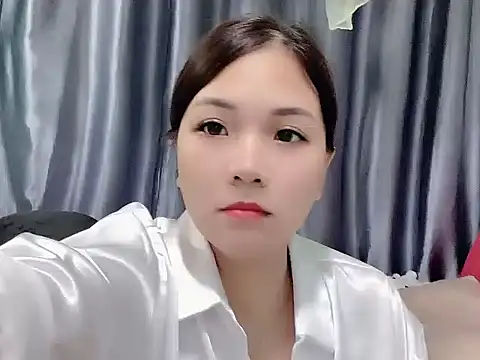 Lucy681 在線直播表演