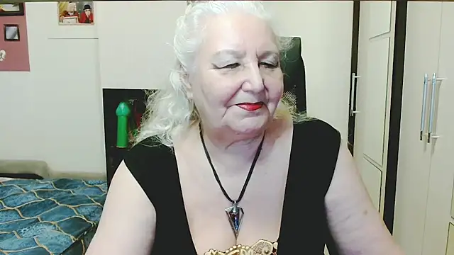 GrannyAlisa's Live XXX Chat
