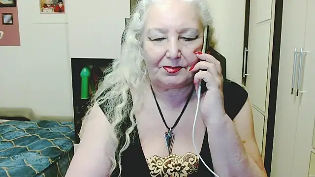 XXX chat uživo modela GrannyAlisa