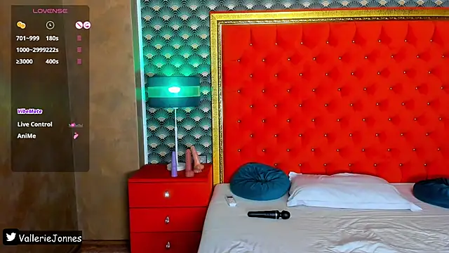 VallerieJones: онлайн-секс-чат