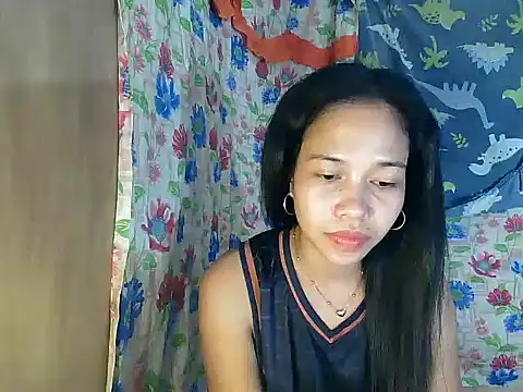 PinaySkinnyGirl live XXX chat