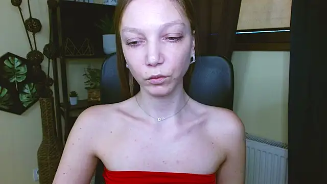 EmillyPlay – Naživo XXX chat