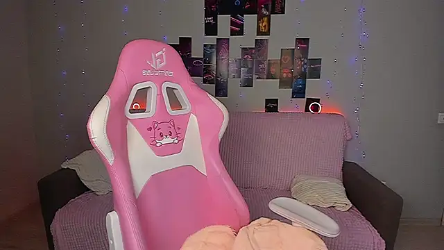 EvaxCharm's Live XXX Chat