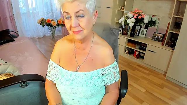 HotandMature's Live XXX Chat