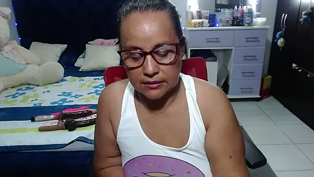 pervert_mommy_ Webcamshow