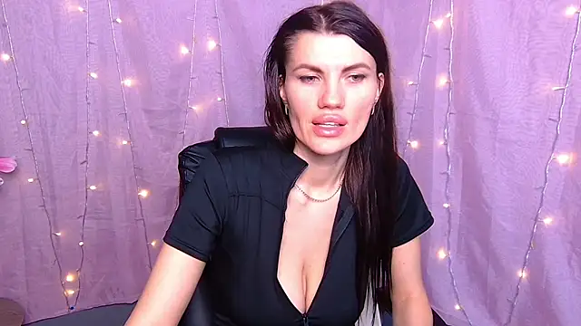 Chat +18 de MilaLoona ao vivo