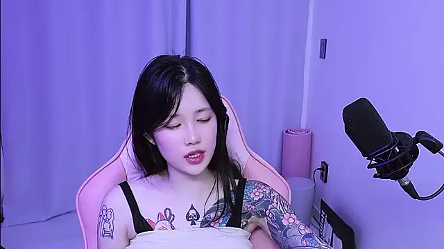 MISA_02: онлайн-секс-чат