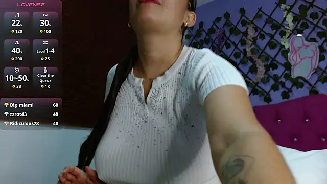 Sophie-Hot-n Live XXX chat