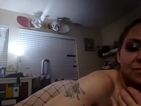 BrattyGirl2424's Webcam Show