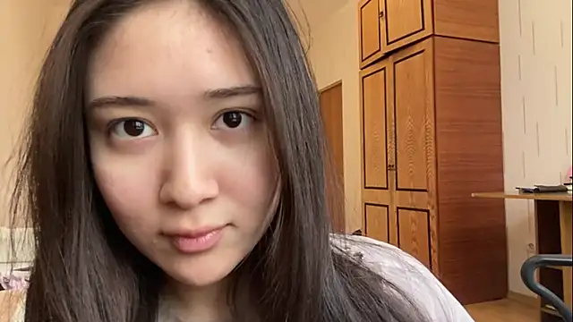 YourMiIa – Live XXX-chat