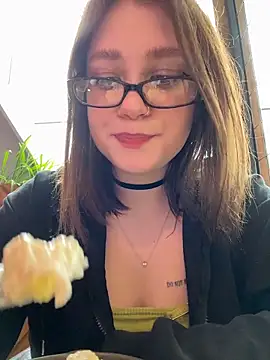 lucy-joyのライブXXXチャット