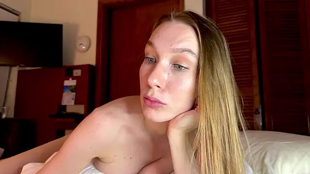 Linaspicee's Live XXX Chat