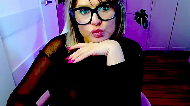 teaseDiana Live XXX Chat