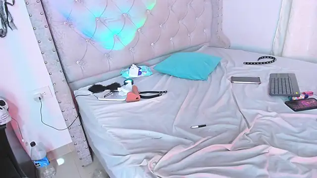 Chat +18 de Shadow_Queen666 ao vivo