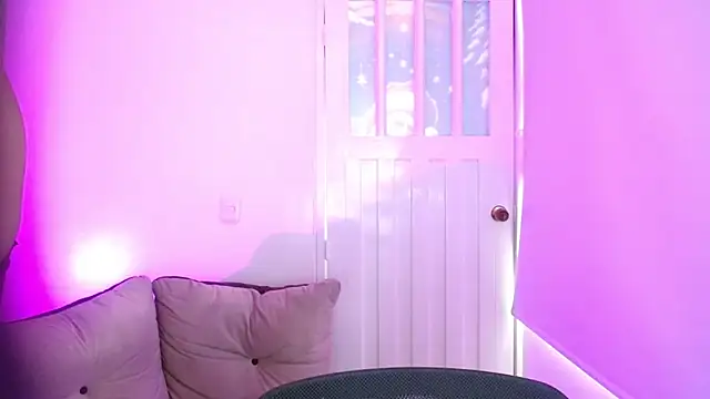 milfrousse 라이브 XXX 채팅