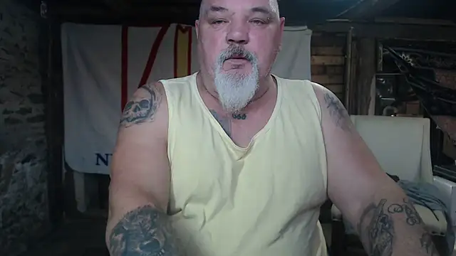 Newfiesausage1972 Adlı Modelin Canlı XXX Sohbeti