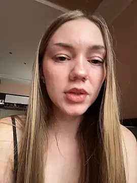 XXX chat uživo modela MilaMoone