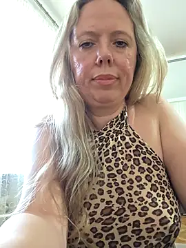 Irina3718 라이브 XXX 채팅