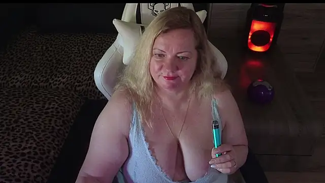 แชท XXX สดของ MolligSpielle