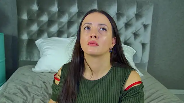 ElinaBellucci Live XXX-Chat