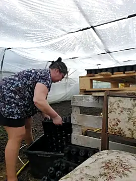 EmmaSquirt: онлайн-секс-чат