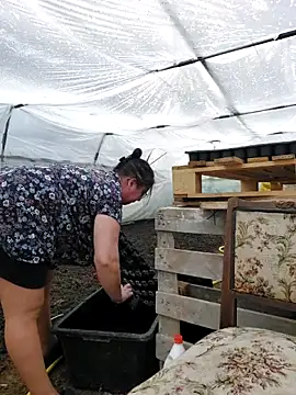 EmmaSquirt 现场XXX聊天