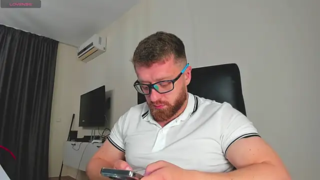 XXX chat uživo modela Findom_guy