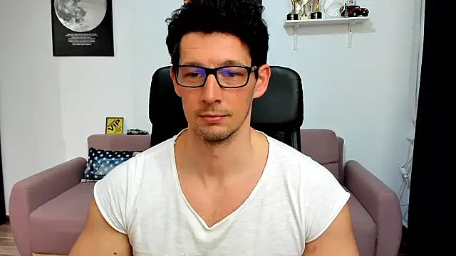 BrutusK08 Live XXX-Chat