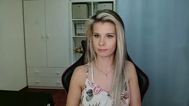 Онлайн чат XXX KristineGlow