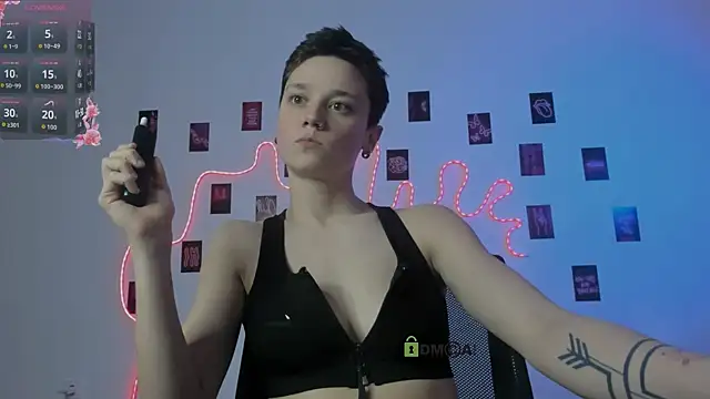 emi_fade 即時 XXX 聊天