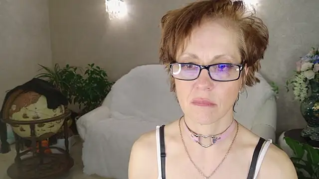 Онлайн чат XXX LioraWeiss