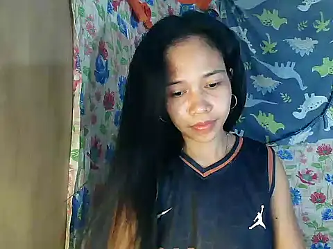 PinaySkinnyGirl's Live XXX Chat