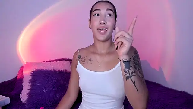 Živý XXX chat HeidyRousse