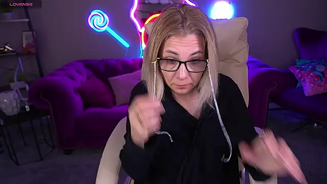 Chat +18 de MiaRossy ao vivo