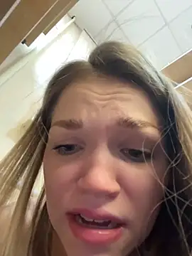 Вебкам-шоу StreetSquirt