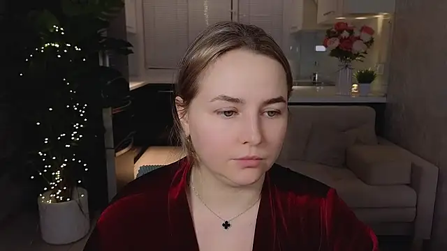 XXX chat uživo modela Mira_Mermayd