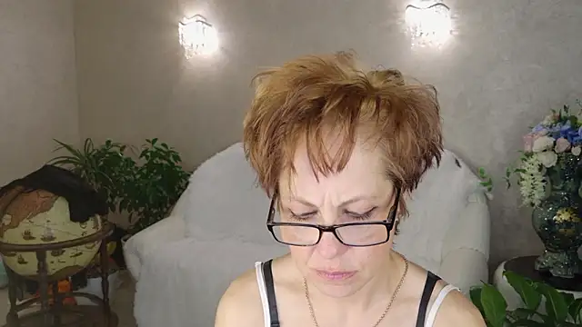 LioraWeissのライブXXXチャット