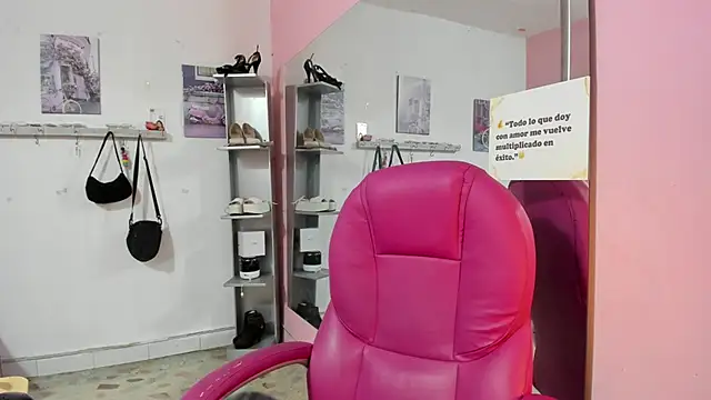 Chat XXX en directo de CAMILA--REY