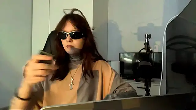 LittlewaysのライブXXXチャット